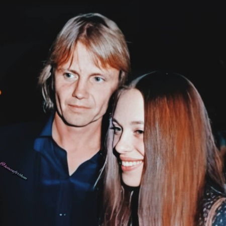 Marcheline Bertrand and Jon Voight.